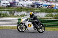 Vintage-motorcycle-club;eventdigitalimages;mallory-park;mallory-park-trackday-photographs;no-limits-trackdays;peter-wileman-photography;trackday-digital-images;trackday-photos;vmcc-festival-1000-bikes-photographs